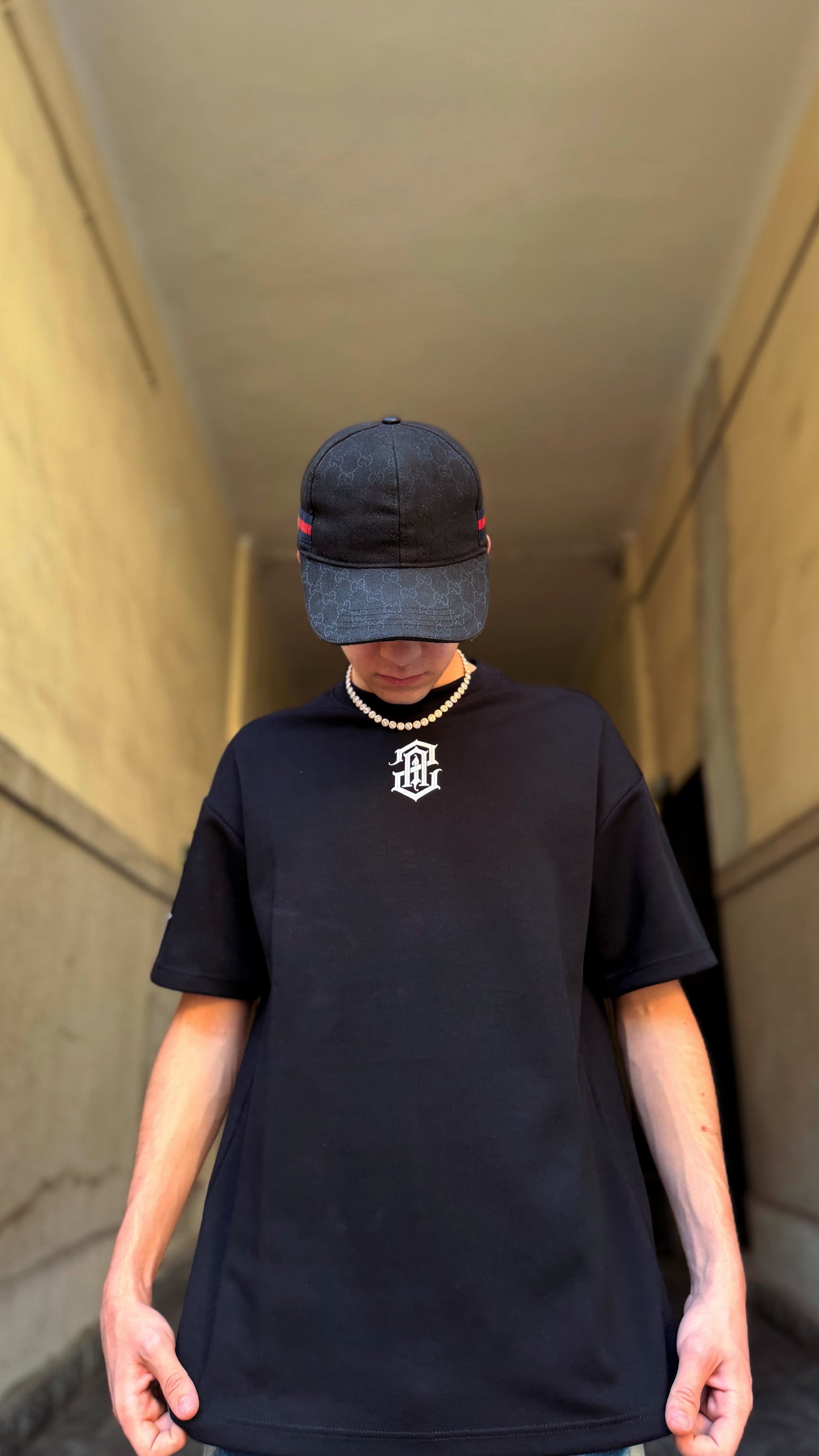 BLACK T-SHIRT AMBITION