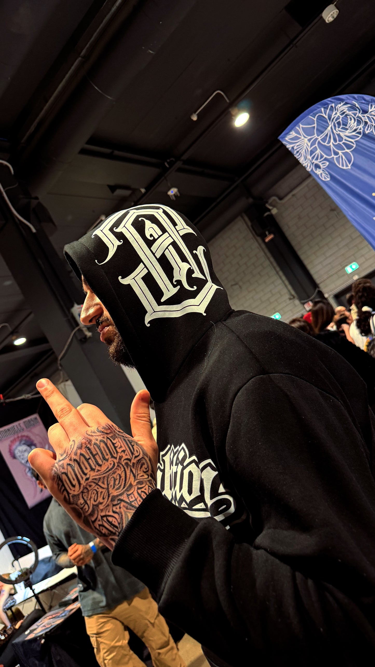 BLACK HOODIE AMBITION